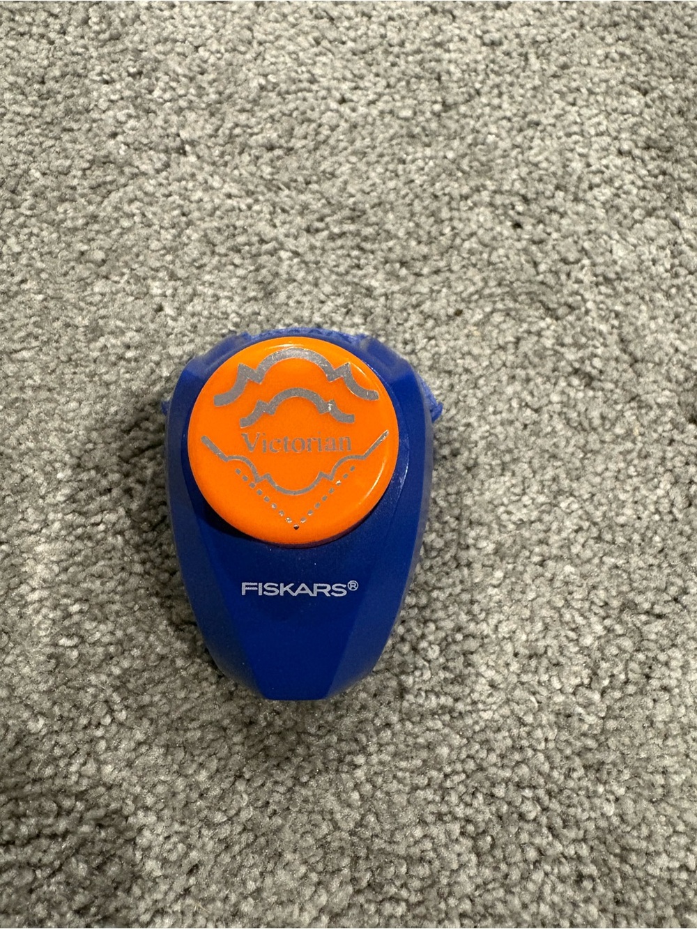 Fiskars Victorian Scallop Paper Punch - Blue and Orange